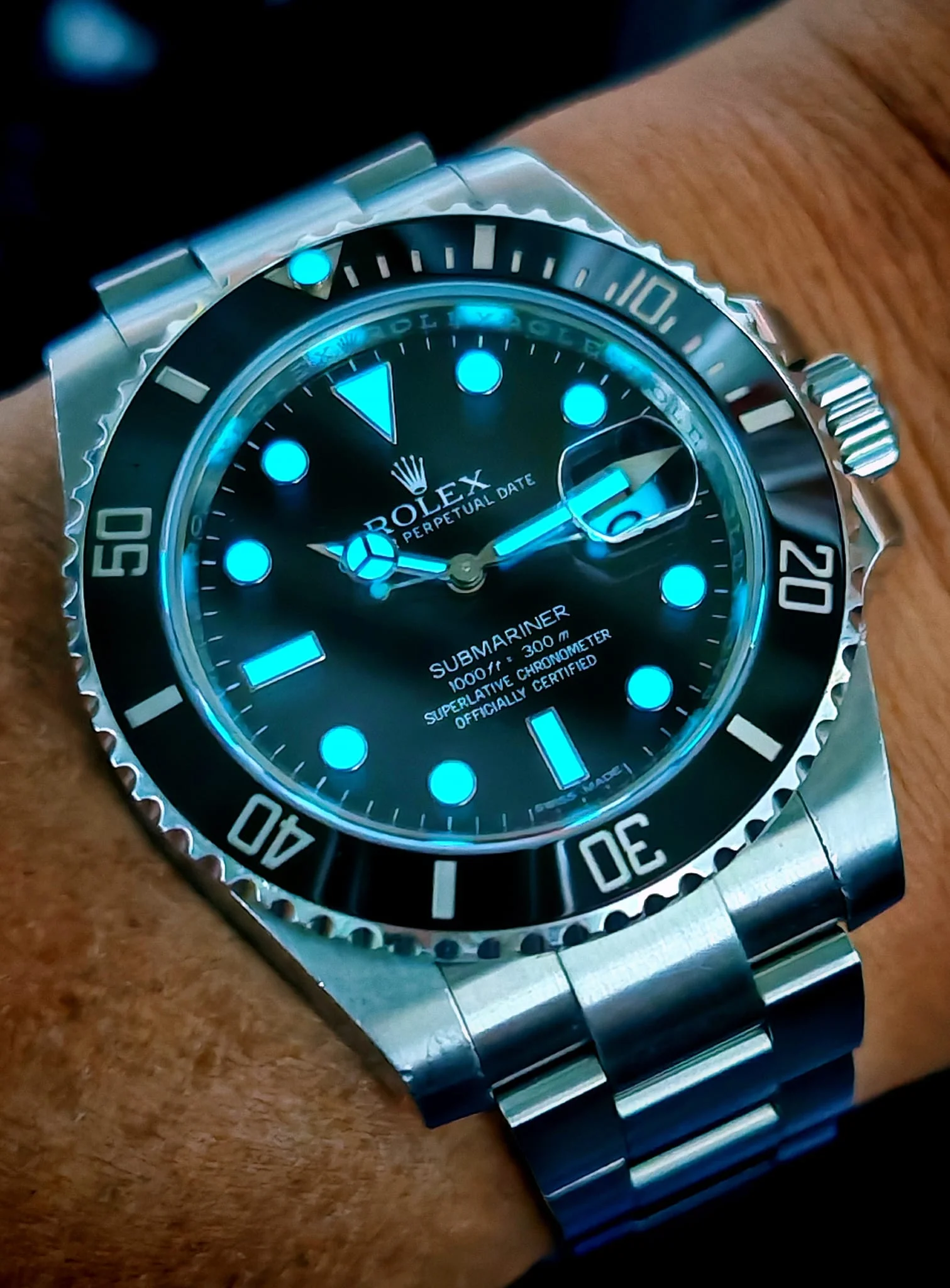 Fake-rolex-black-sub-night