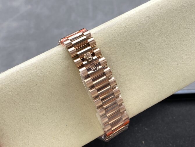 Replica Rolex Day Date Oyster 36 mm Everose Gold Diamonds Bezel M128345RBR 0068