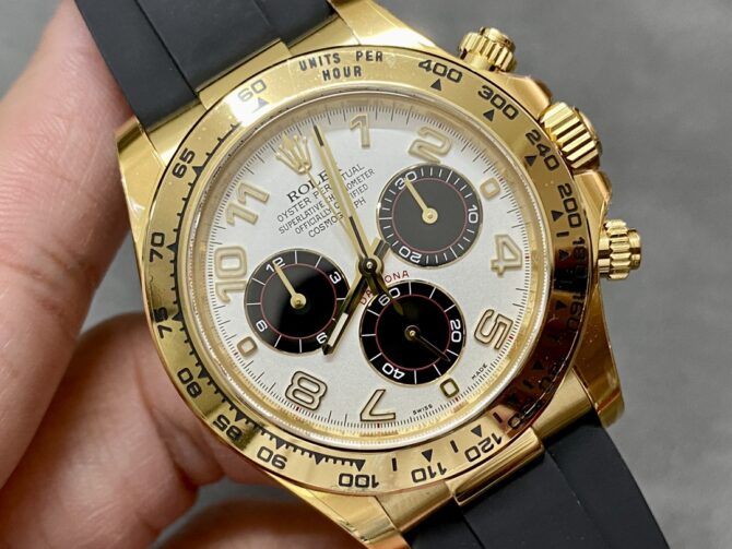 Rolex Cosmograph Daytona Yellow Gold Case Silver Dial 116518 Men's Watch