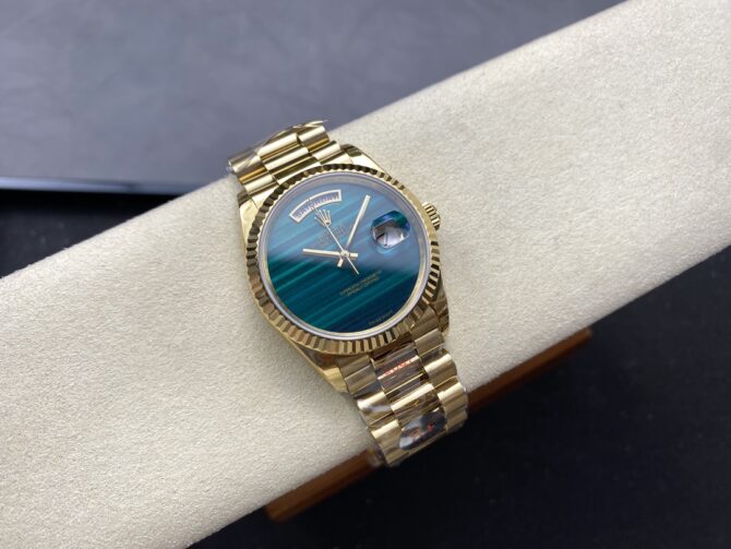 Replica Rolex Day Date 18038 Yellow Gold Tigers Eye Watch