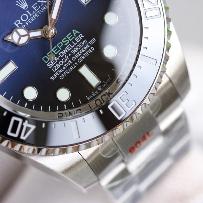 Rolex Sea-Dweller Deepsea 136660 0005 Stainless Steel Black Blue Dial 44MM Mens Replica Watch