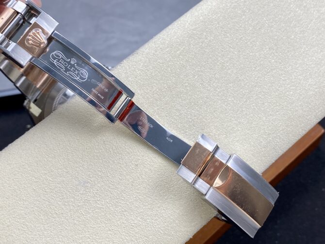 Rolex Yacht-Master 126621 EverRose Gold Black Dial 40MM Mens Replica Watch