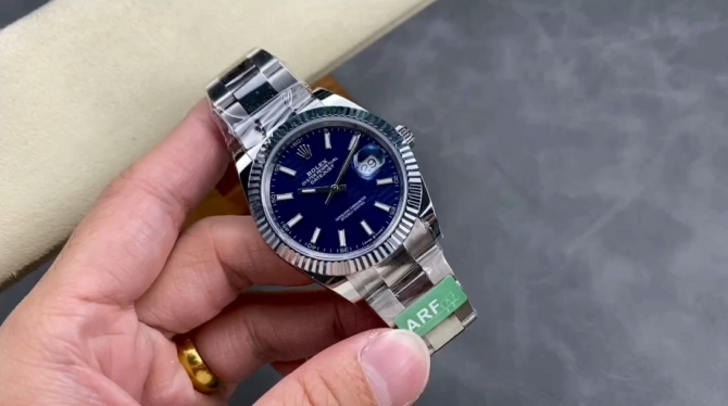 221744134 Fluted Bezel Blue Fluted-motif Dial 41MM Mens Replica Watch