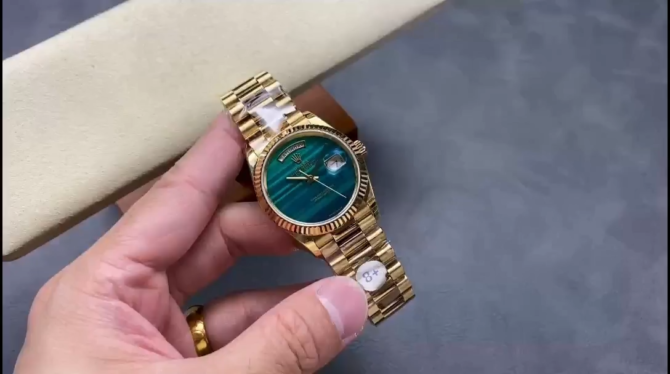 Replica Rolex Day Date 18038 Yellow Gold Tigers Eye Watch