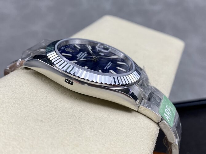 221744134 Fluted Bezel Blue Fluted-motif Dial 41MM Mens Replica Watch