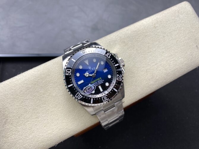 Rolex Sea-Dweller Deepsea 136660 0005 Stainless Steel Black Blue Dial 44MM Mens Replica Watch