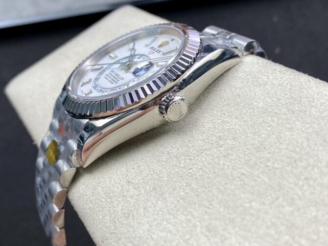 Rolex Sky Dweller 42 White Dial Fluted Bezel M336934 0004 Men's Watch