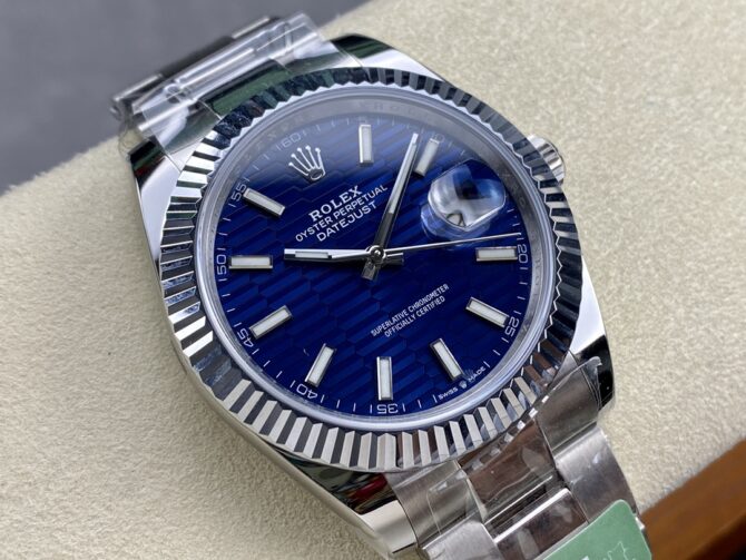 221744134 Fluted Bezel Blue Fluted-motif Dial 41MM Mens Replica Watch