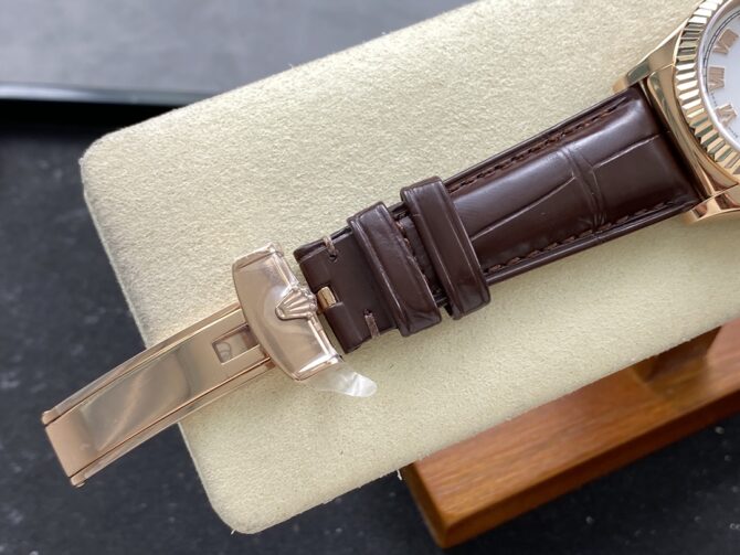 Replica Rolex Day Date 36 White Dial 118135 0064 Brown Leather Watch