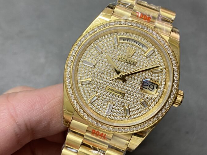 Replica Rolex Day-Date 40 18K Yellow Gold Diamond Paved Dial Diamond m228348rbr 0037