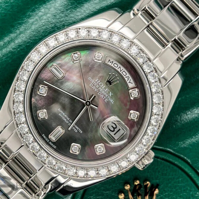 Replica Rolex Day-Date 18946 Dark MOP Black Diamonds Dial Special Edition 39MM Mens Watch