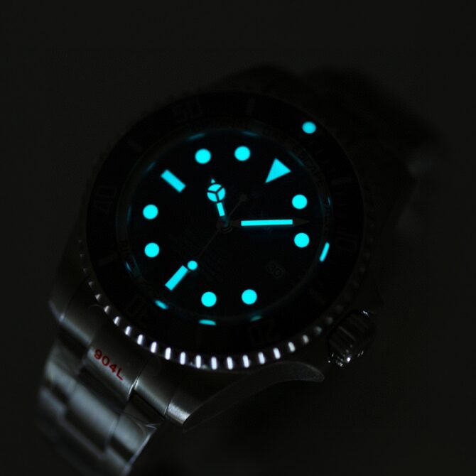 Rolex Sea-Dweller Deepsea 136660 0005 Stainless Steel Black Blue Dial 44MM Mens Replica Watch