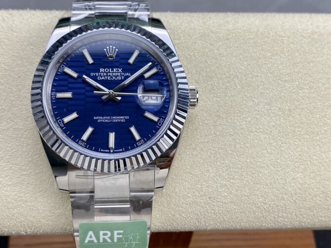 221744134 Fluted Bezel Blue Fluted-motif Dial 41MM Mens Replica Watch
