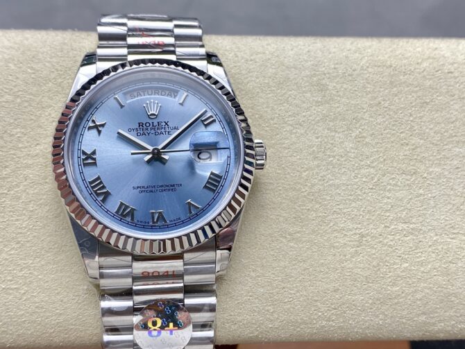 Replica Rolex Day-Date 228236 0012 Fluted Bezel Ice Blue Dial 40MM Mens Watch