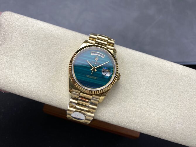 Replica Rolex Day Date 18038 Yellow Gold Tigers Eye Watch
