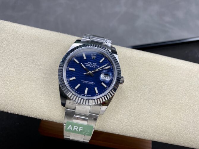 221744134 Fluted Bezel Blue Fluted-motif Dial 41MM Mens Replica Watch