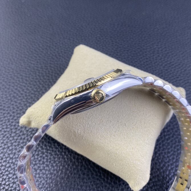Rolex Sky Dweller 42 Oystersteel and Yellow Gold M336933 0004 Men's Watch