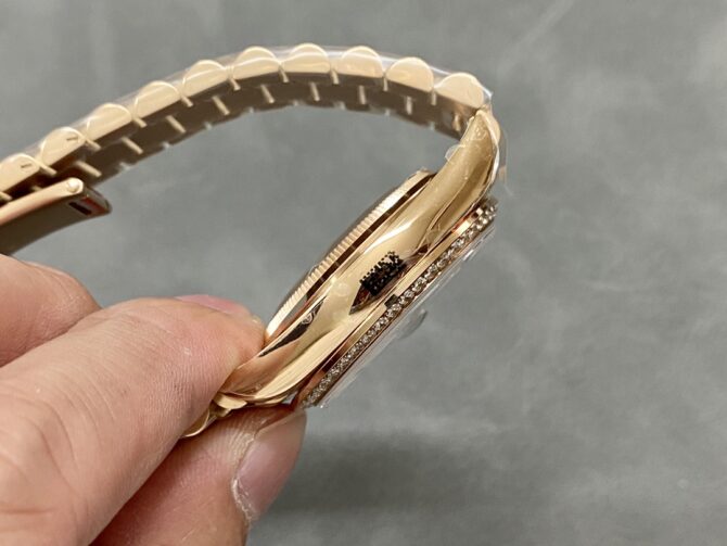 Replica Rolex Day-Date 36 Rose Gold Turquoise Diamond-Set Roman Dial Diamond Bezel m128345rbr 0064
