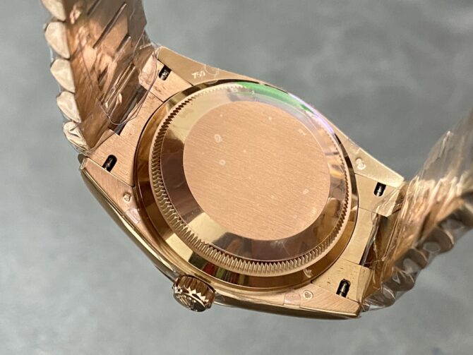 Replica Rolex Day-Date m128235 0009 Everose Gold Pink Rose Dial 36MM Unisex Watch