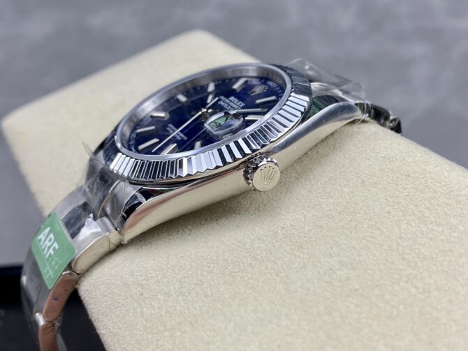 221744134 Fluted Bezel Blue Fluted-motif Dial 41MM Mens Replica Watch