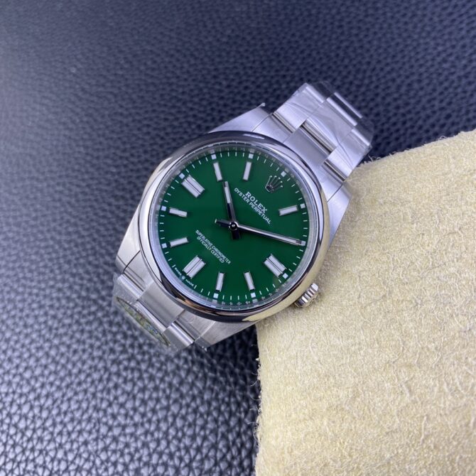 Rolex Oyster Perpetual 41 Green Dial 124300 0005 Men's Watch